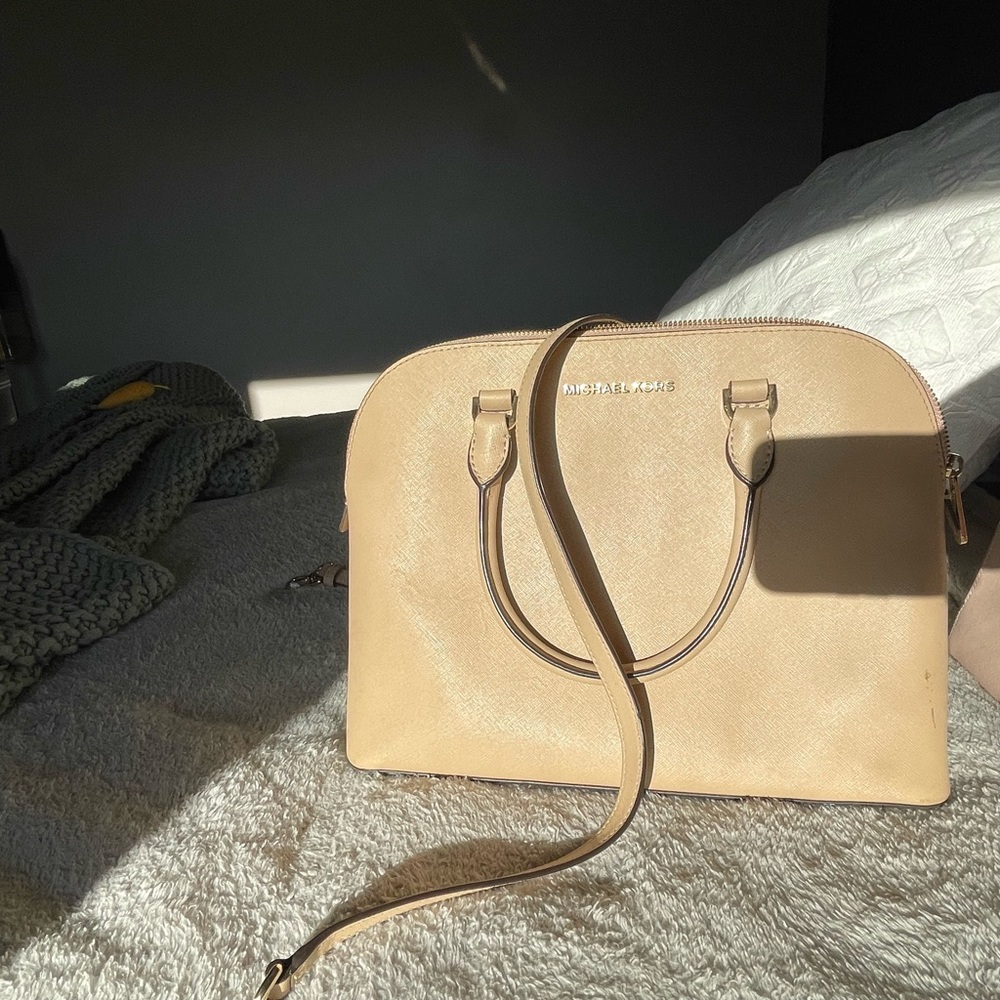 Micheal Kors crossbody